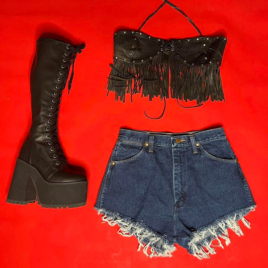 Wrangler Daisy Dukes shorts 28"