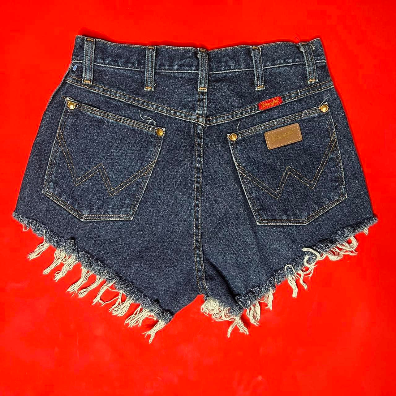 Wrangler Daisy Dukes shorts 28"