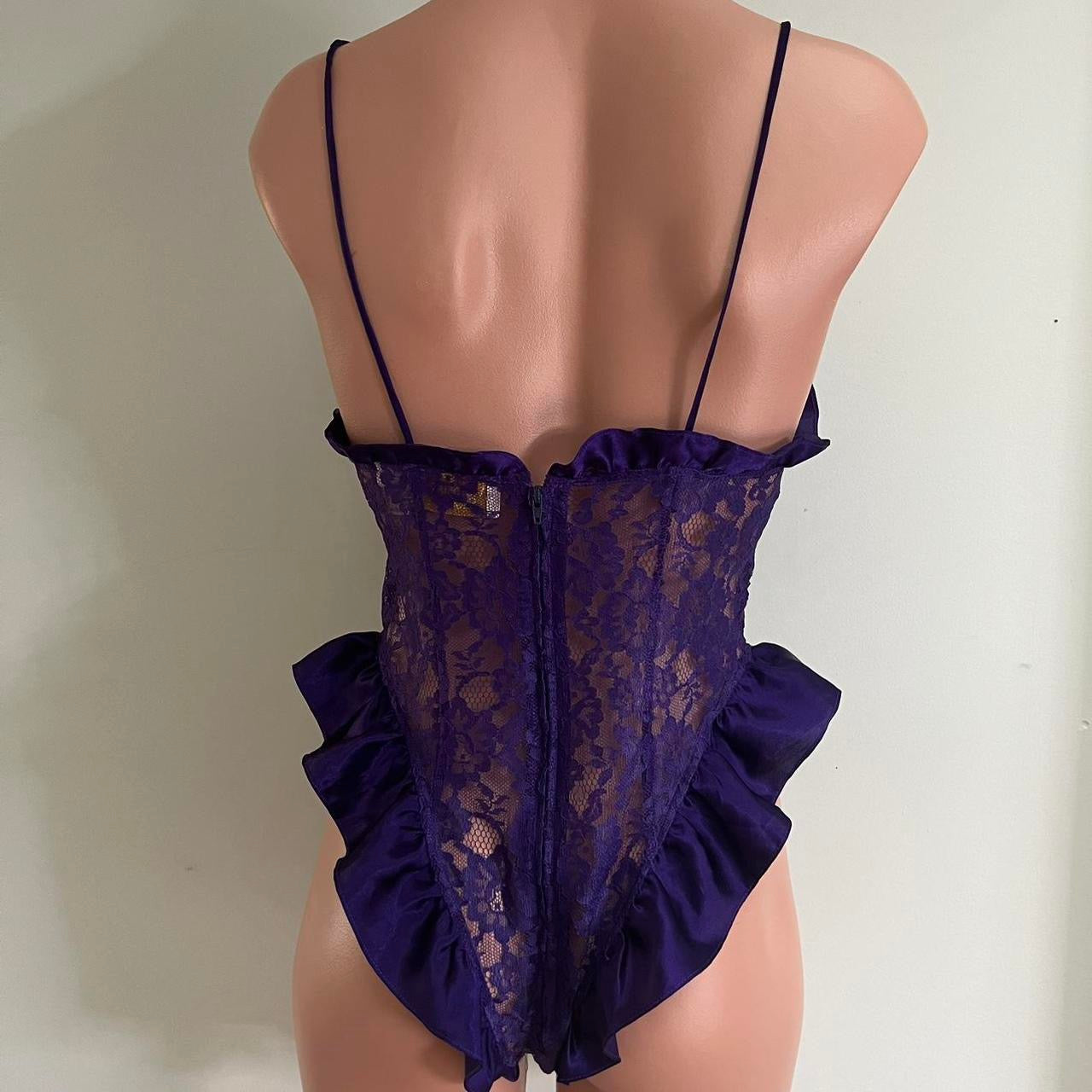 VICTORIAS SECRET GOLD LABEL LACE LINGERIE