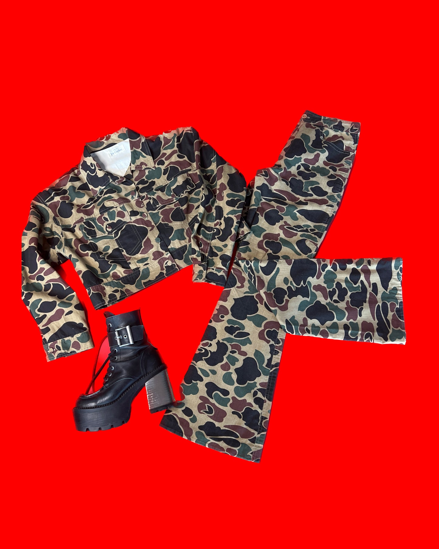 VINTAGE ONE OF A KIND CAMOUFLAGE SUIT