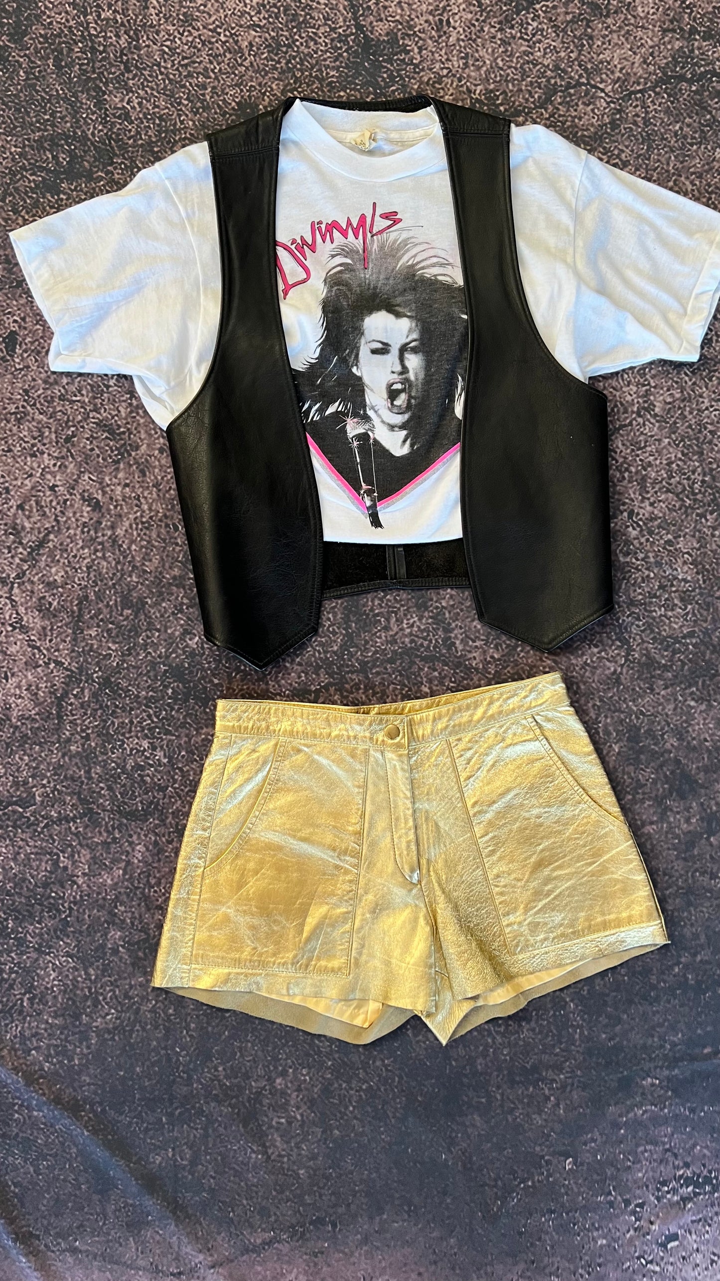 GOLD LEATHER HOT PANTS